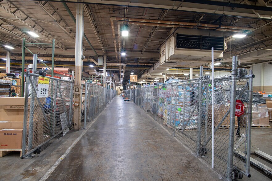 More Photos Of 128 Bingham Rd, Asheville Light Manufacturing For Lease