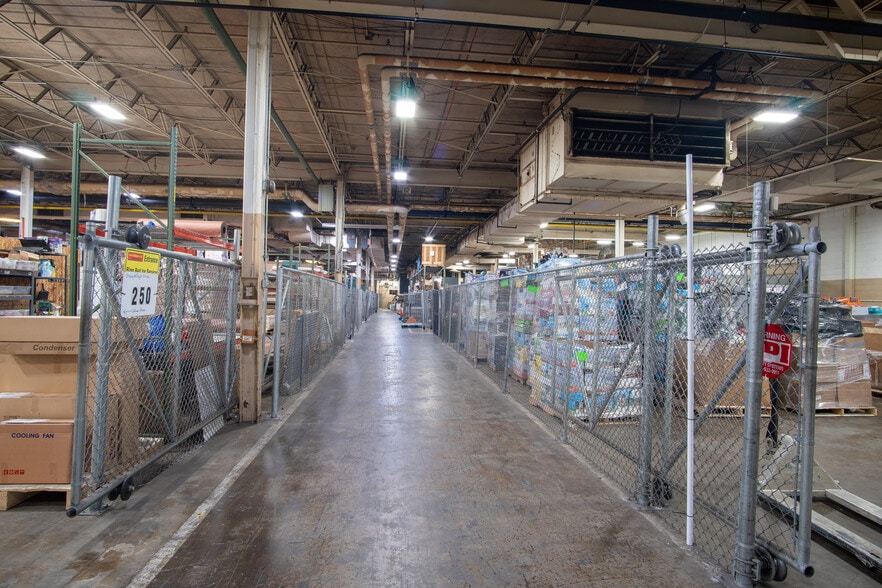 More Photos Of 128 Bingham Rd, Asheville Light Manufacturing For Sale