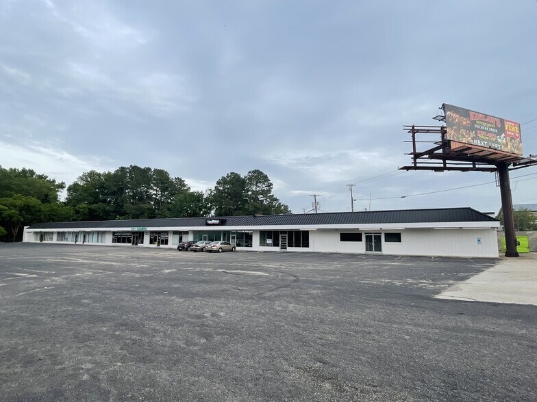 More Photos Of 1506-1524 Clinton Rd, Fayetteville Freestanding For Sale