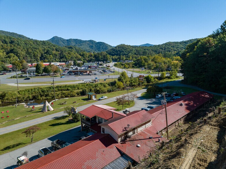 More Photos Of 125 Tee Pee Dr, Whittier Hotel For Sale