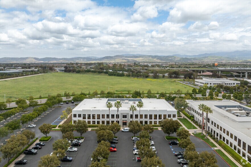 More Photos Of 15420 Laguna Canyon Rd, Irvine Office For Lease