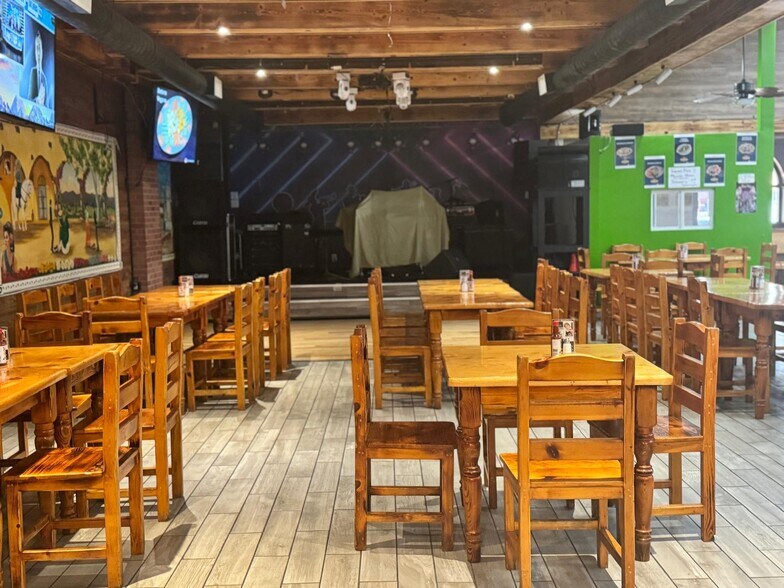 More Photos Of 7111 Pacific Blvd, Huntington Park Restaurant For Sale