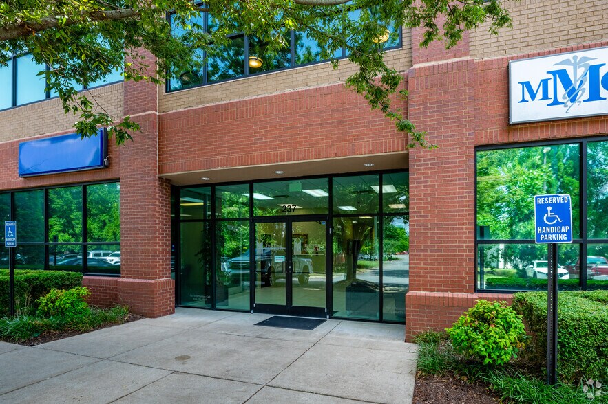 More Photos Of 237 W Northfield Blvd, Murfreesboro Office For Sale