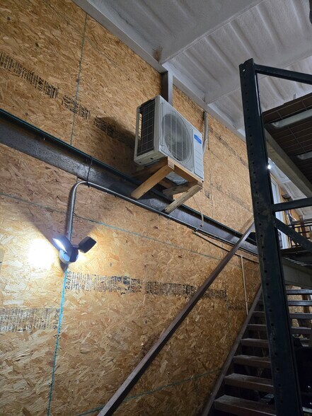 More Photos Of 134A Cedar Creek Dr, Azle Warehouse For Sale