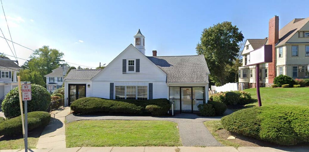 Primary Photo Of 50 S Franklin St, Holbrook Bank For Sale