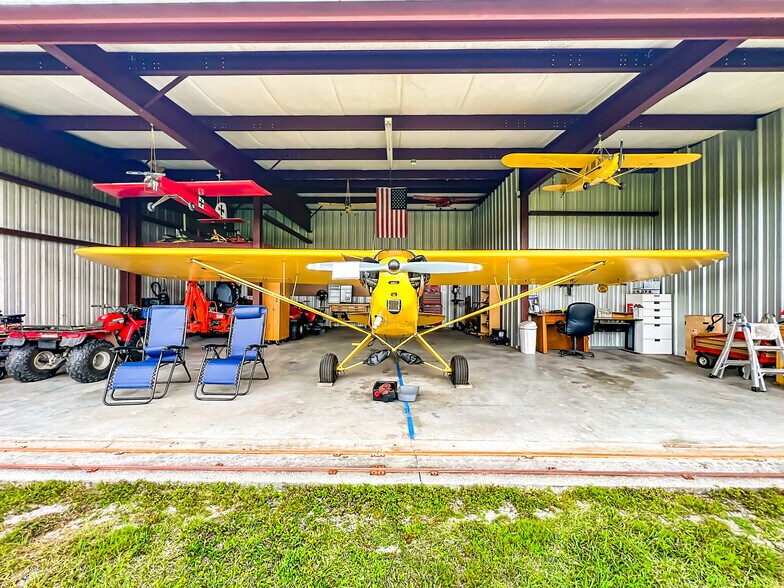More Photos Of 7001 W Jones Ave, Mount Dora Airplane Hangar For Sale