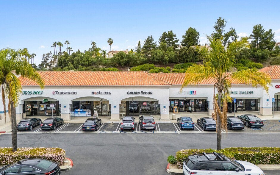 More Photos Of Oso Pky @ Marguerite Pky, Mission Viejo Unknown For Lease