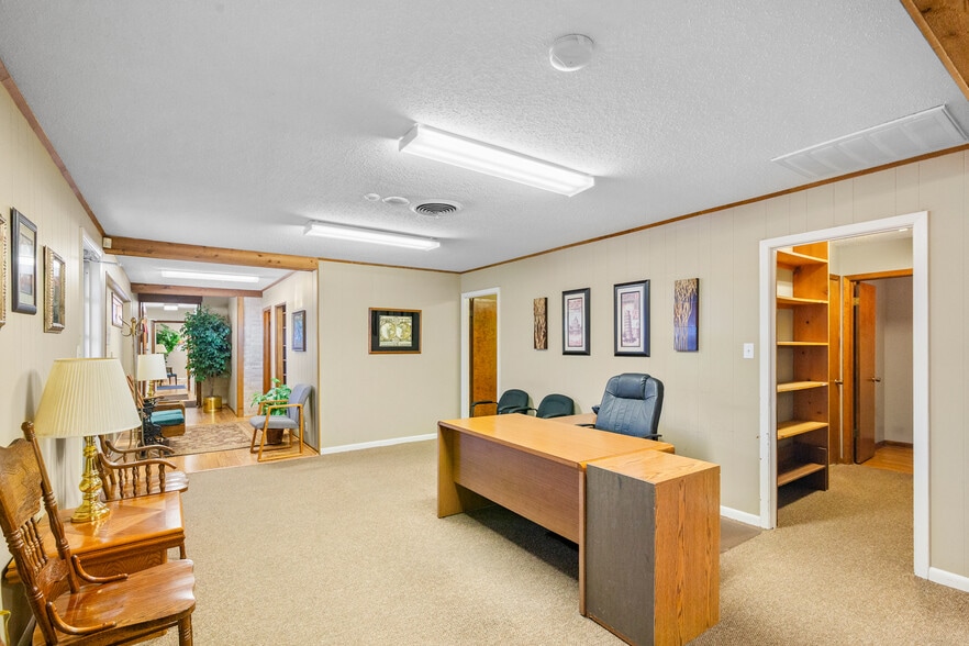 More Photos Of 1001 E Airline Rd, Victoria Office For Sale