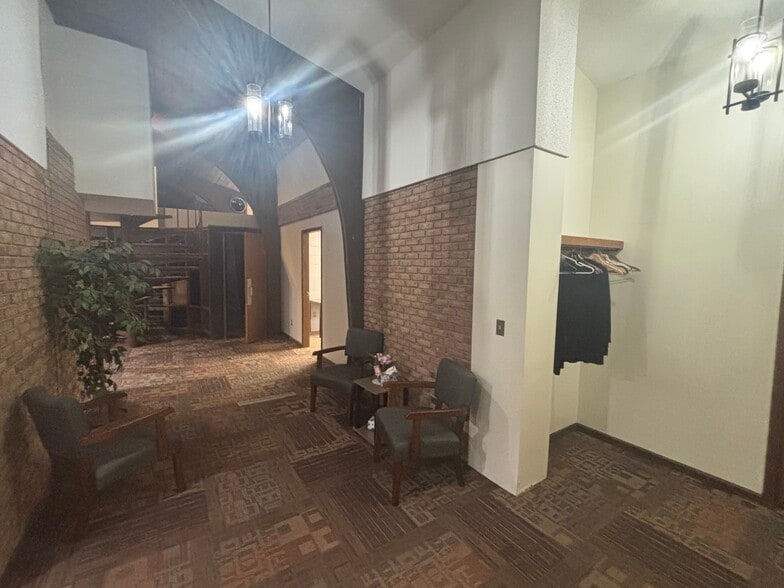 More Photos Of 961 E Maple St, Holly Religious Facility For Sale