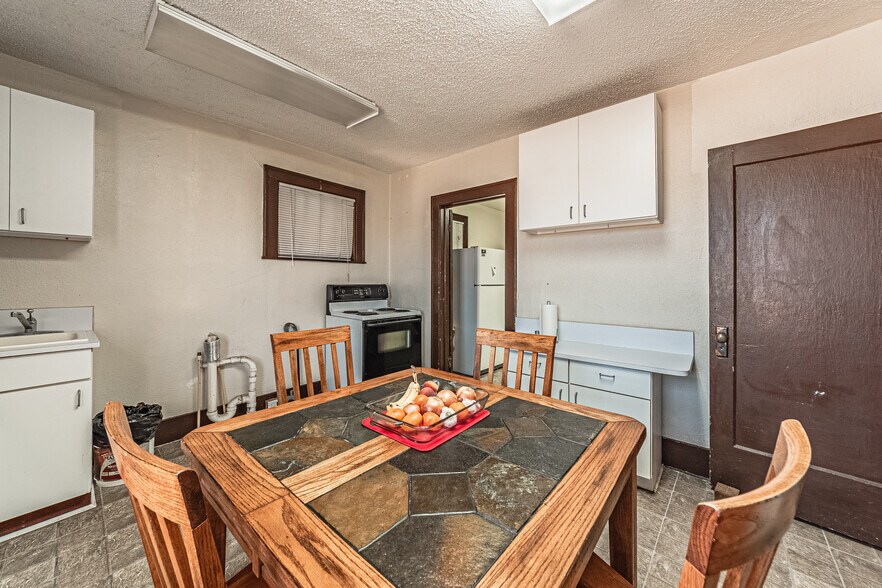 More Photos Of 134 W 7th St, Walsenburg Office Residential For Sale