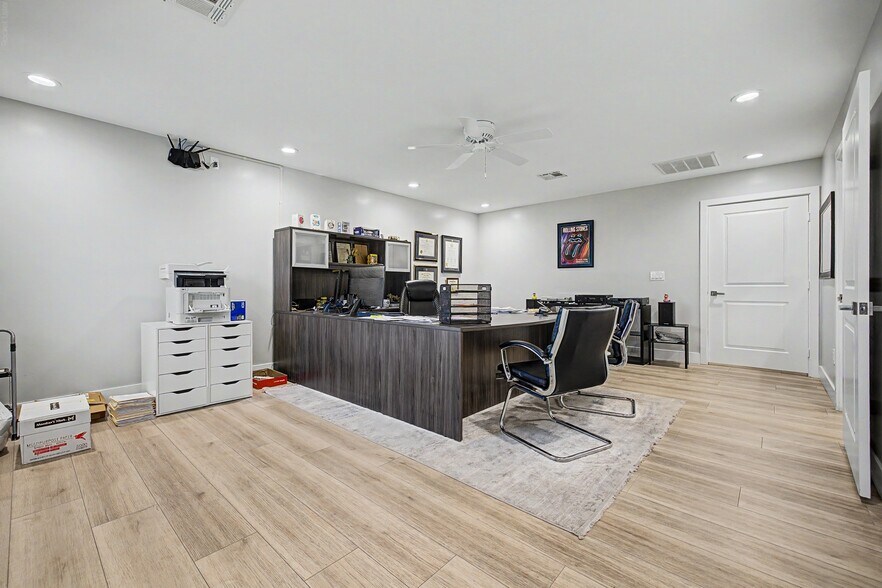 More Photos Of 6470 W Desert Inn Rd, Las Vegas Coworking Space