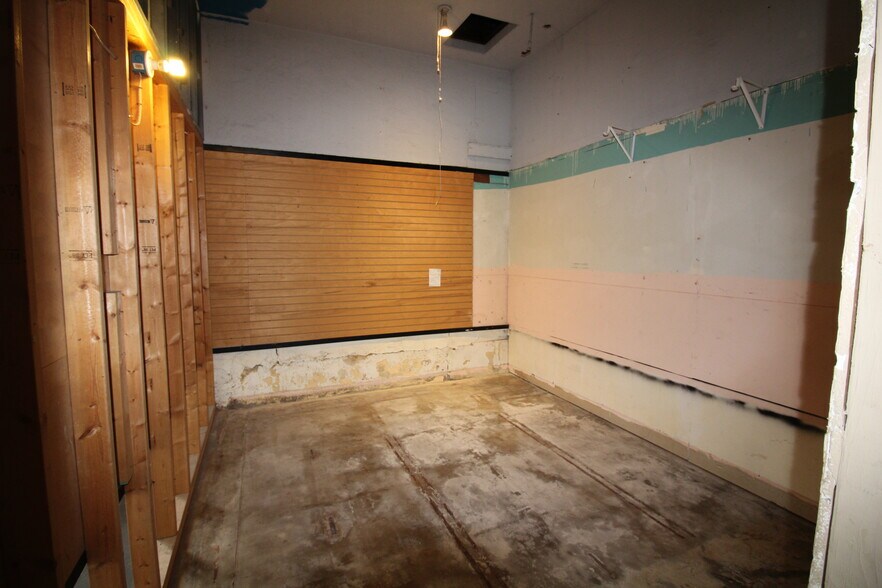 More Photos Of 3780 Mission Blvd, San Diego General Retail For Lease