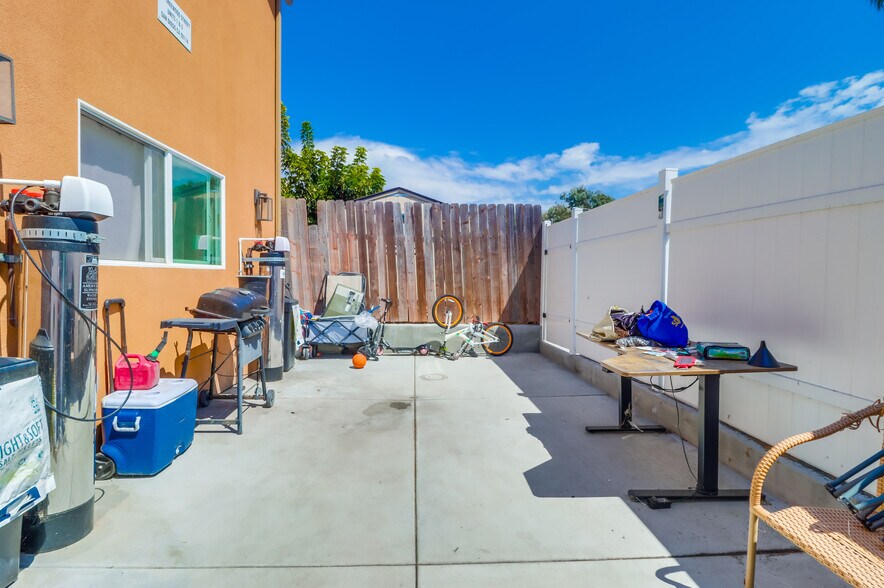 More Photos Of 201 Treewood St, San Diego Apartments For Sale