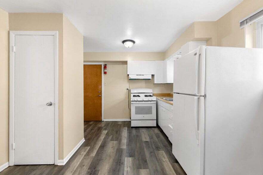 More Photos Of 3631 147th St, Midlothian Apartments For Sale