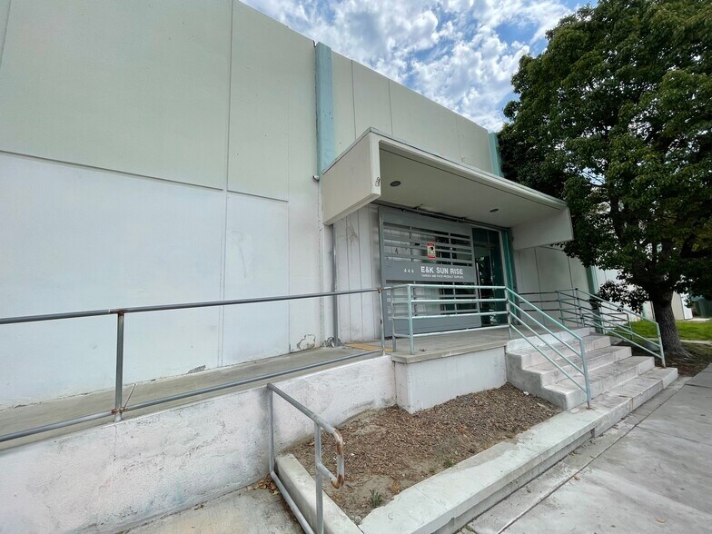 More Photos Of 444 Athol St, San Bernardino Warehouse For Sale