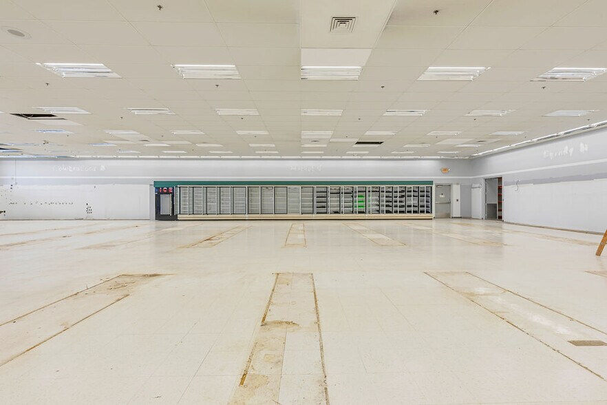 More Photos Of 351 Brighton Ave, Rochester Freestanding For Lease