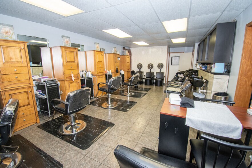 More Photos Of 3861 Main St, Mineral Ridge Office For Sale