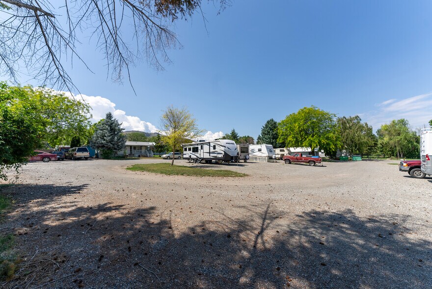 More Photos Of 208 Kendall St, Riverside Manufactured Housing Mobile Home Park For Sale