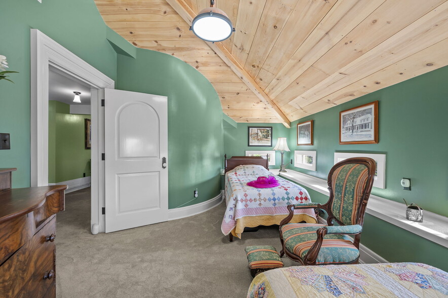 More Photos Of 403 E Adams St, Sandusky Hospitality For Sale