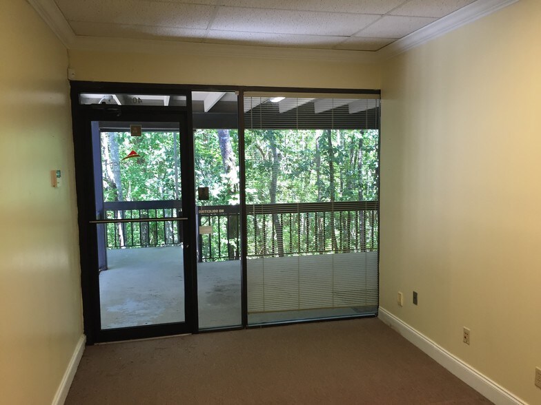 More Photos Of 2301 Park Ave, Orange Park Office For Lease