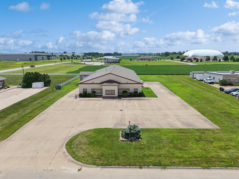 More Photos Of 3615 Flint Ridge Dr, Burlington Flex For Sale