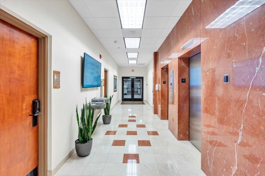 More Photos Of 1001 3rd Ave W, Bradenton Medical For Lease