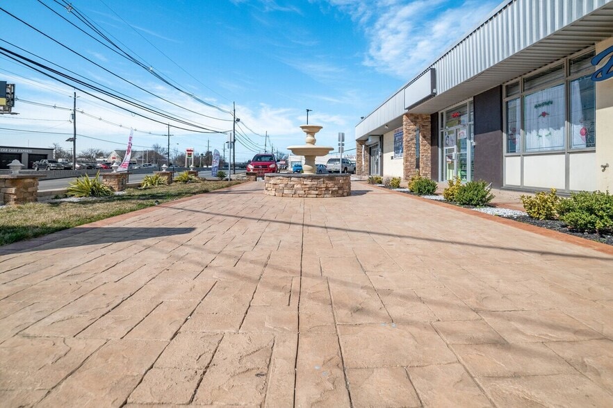 More Photos Of 5115 Route 38, Pennsauken Showroom For Lease