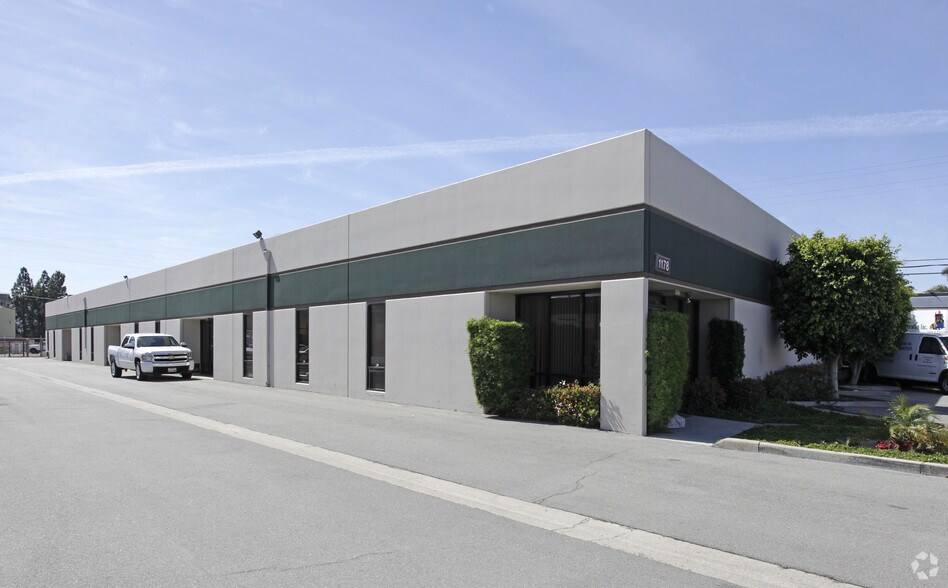 More Photos Of 1178 N Grove St, Anaheim Manufacturing For Lease