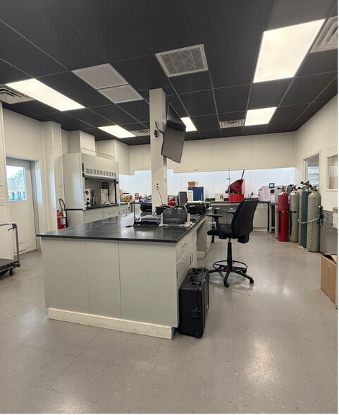 More Photos Of 1595 S US Highway 79, Carthage Warehouse For Sale