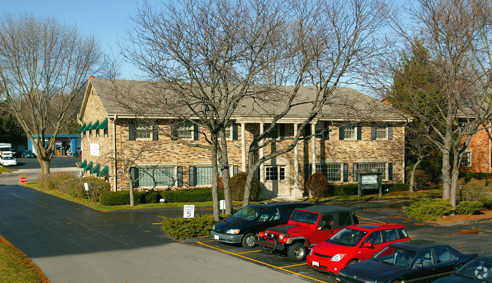 Primary Photo Of W62N244 Washington Ave, Cedarburg Office For Lease