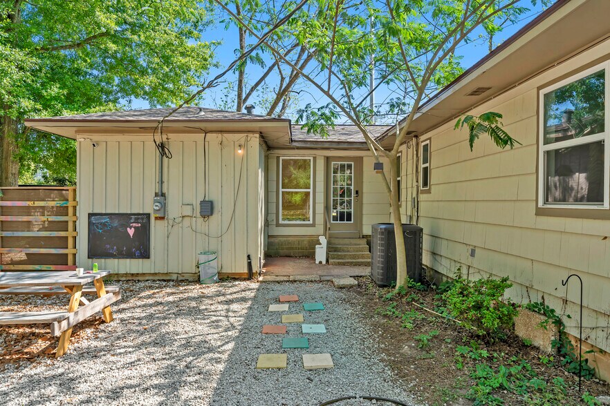 More Photos Of 1001 Randall Ave, Daphne Office Residential For Lease