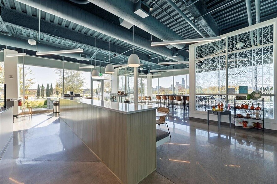 More Photos Of 4201 Rivers Edge Pky, Council Bluffs Office For Lease