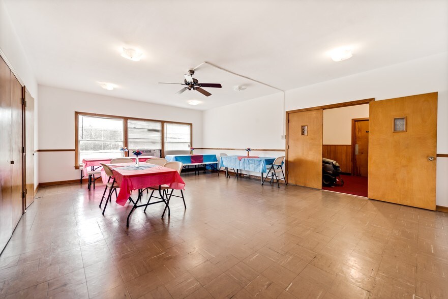 More Photos Of 4633 Wichita St, Fort Worth Religious Facility For Lease