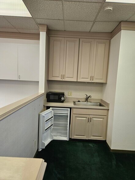 More Photos Of 5510 Skylane Blvd, Santa Rosa Office For Lease