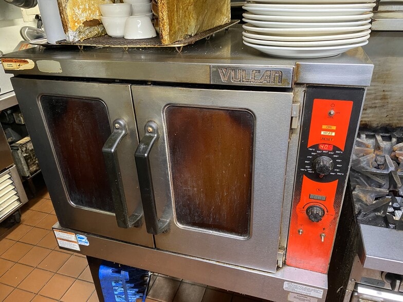 More Photos Of 17 Rowley St, Winsted Restaurant For Sale