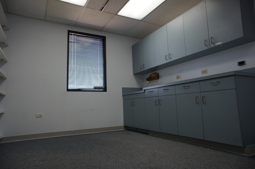 More Photos Of 9101 Pearl St, Thornton Medical For Sale