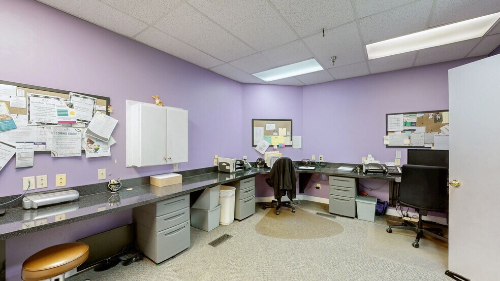 More Photos Of 1701 Spring St, Jeffersonville Medical For Sale