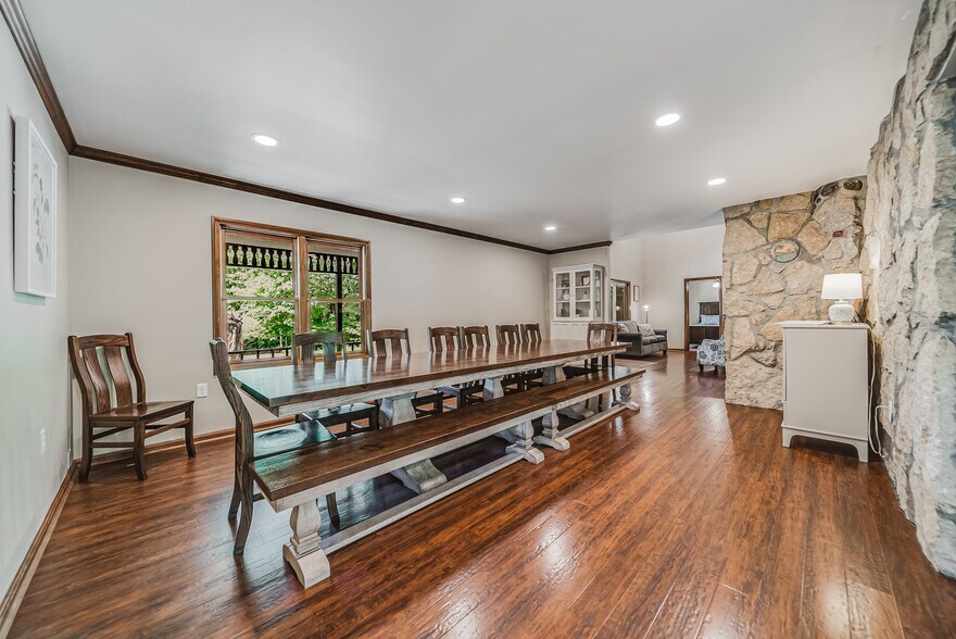 More Photos Of 23095 Buena Vista Rd, Rockbridge Apartments For Sale