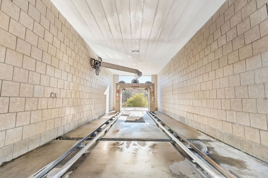 More Photos Of 2876 Green Mountain Dr, Branson Carwash For Sale