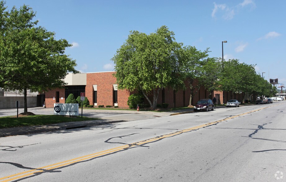 More Photos Of 1225-1301 E 18th St, Kansas City Warehouse For Sale