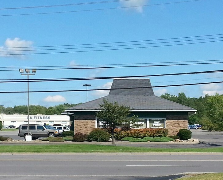 More Photos Of 3071 Union Rd, Orchard Park Freestanding For Lease