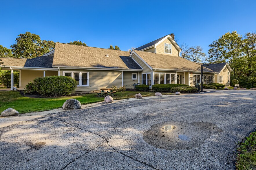 More Photos Of 40 Timberline Dr, Lemont Rehabilitation Center For Lease