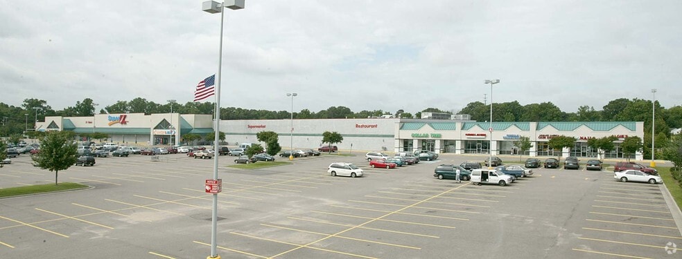 More Photos Of 1529 International Blvd, Norfolk Storefront For Lease