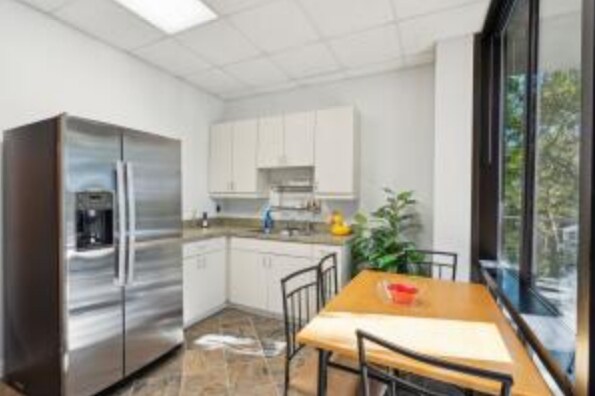 More Photos Of 710 Johnnie Dodds Blvd, Mount Pleasant Medical For Sale