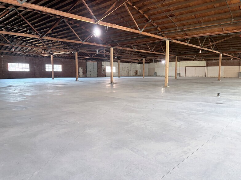 More Photos Of 1661-1665 9th St, Santa Monica Industrial For Lease