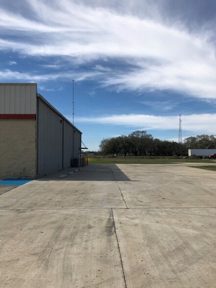 More Photos Of 122 Highway 398, Labadieville Freestanding For Lease