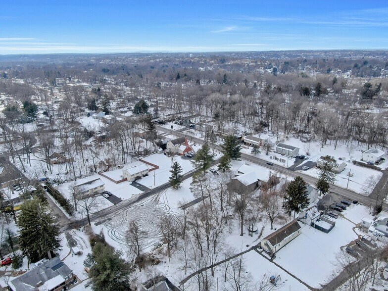 More Photos Of 195 W Clarkstown Rd, New City Specialty For Sale