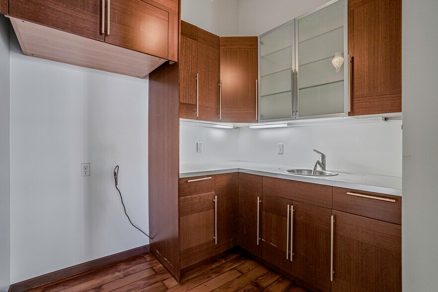 More Photos Of 629-639 J St, San Diego Storefront Retail Office For Lease