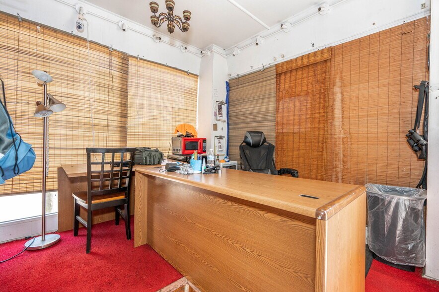 More Photos Of 6017-6019 Vine St, Cincinnati General Retail For Sale