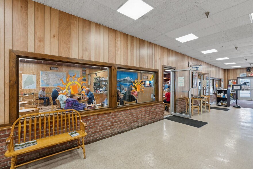More Photos Of 248 State St, Ellsworth Department Store For Lease